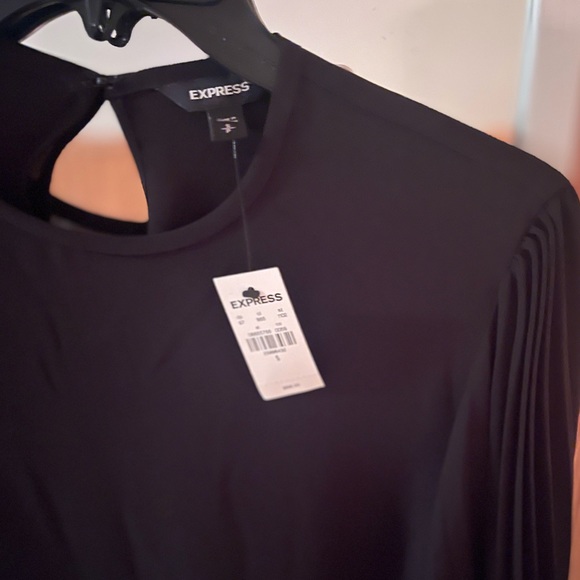 NWT Express Top - Picture 2 of 5